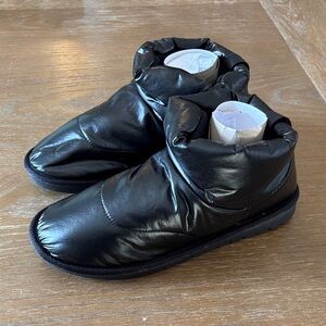 JustFab Shiny Black Padded Booties